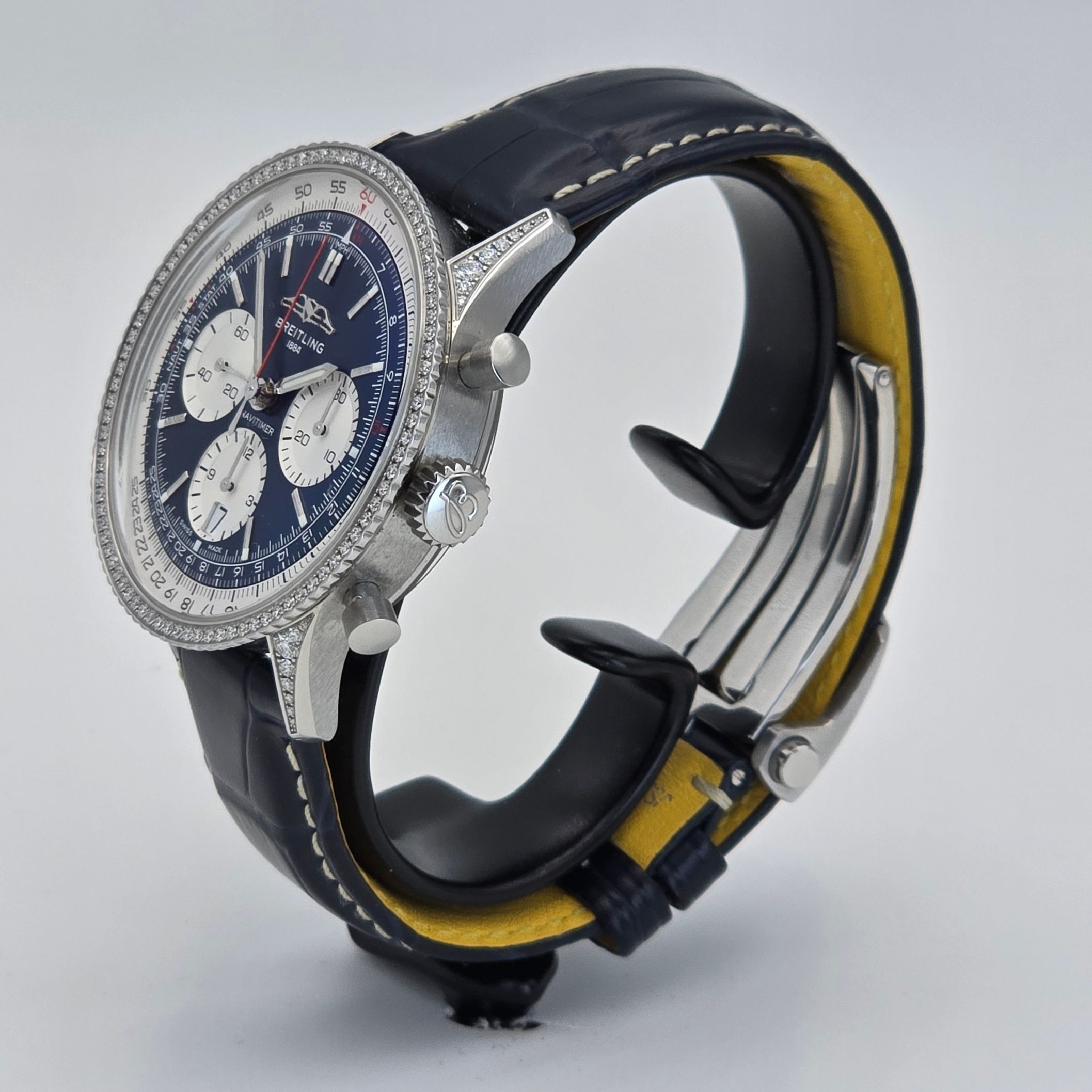 Breitling Navitimer Ref. AB0139631C1P1 — pre-owned luxury watch at Pertempus, view 3