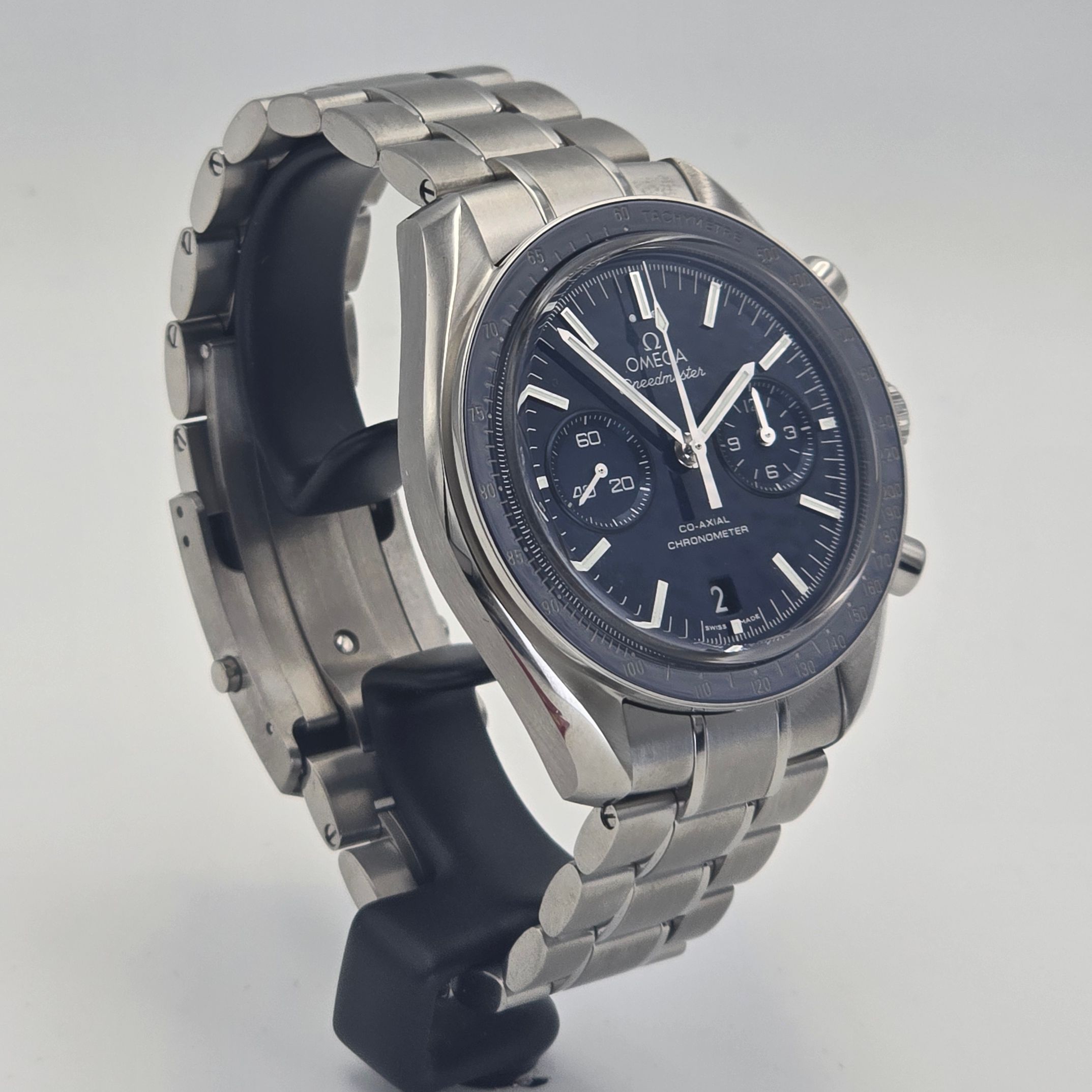 Omega Speedmaster Titanium Ref. 31190445103001 — pre-owned luxury watch at Pertempus, view 3
