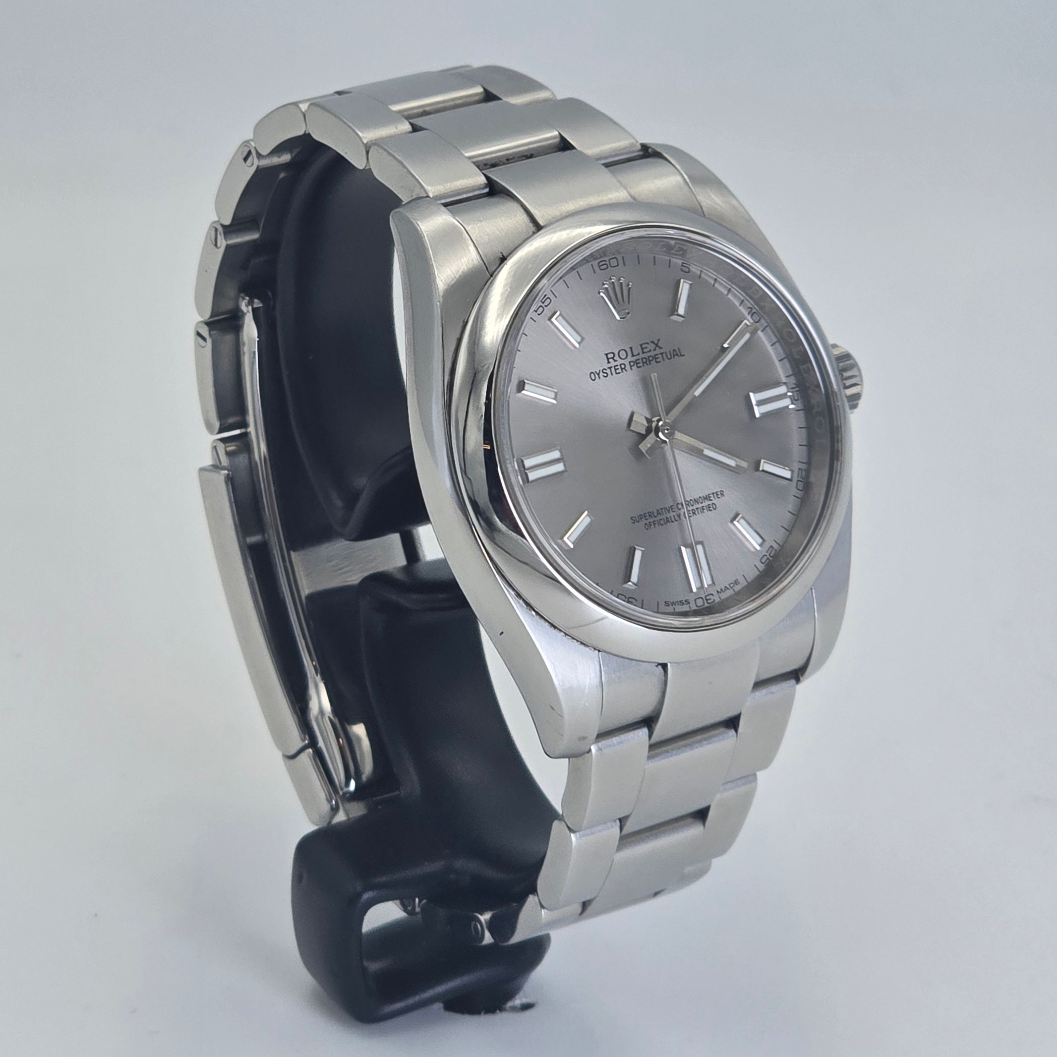 Rolex Oyster Perpetual 36 Grey Dial Ref. 116000 — pre-owned luxury watch at Pertempus, view 3