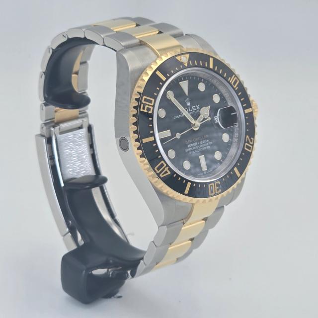 Rolex Sea Dweller 43 Ref. 126603, pre-owned luxury watch at Pertempus, view 5