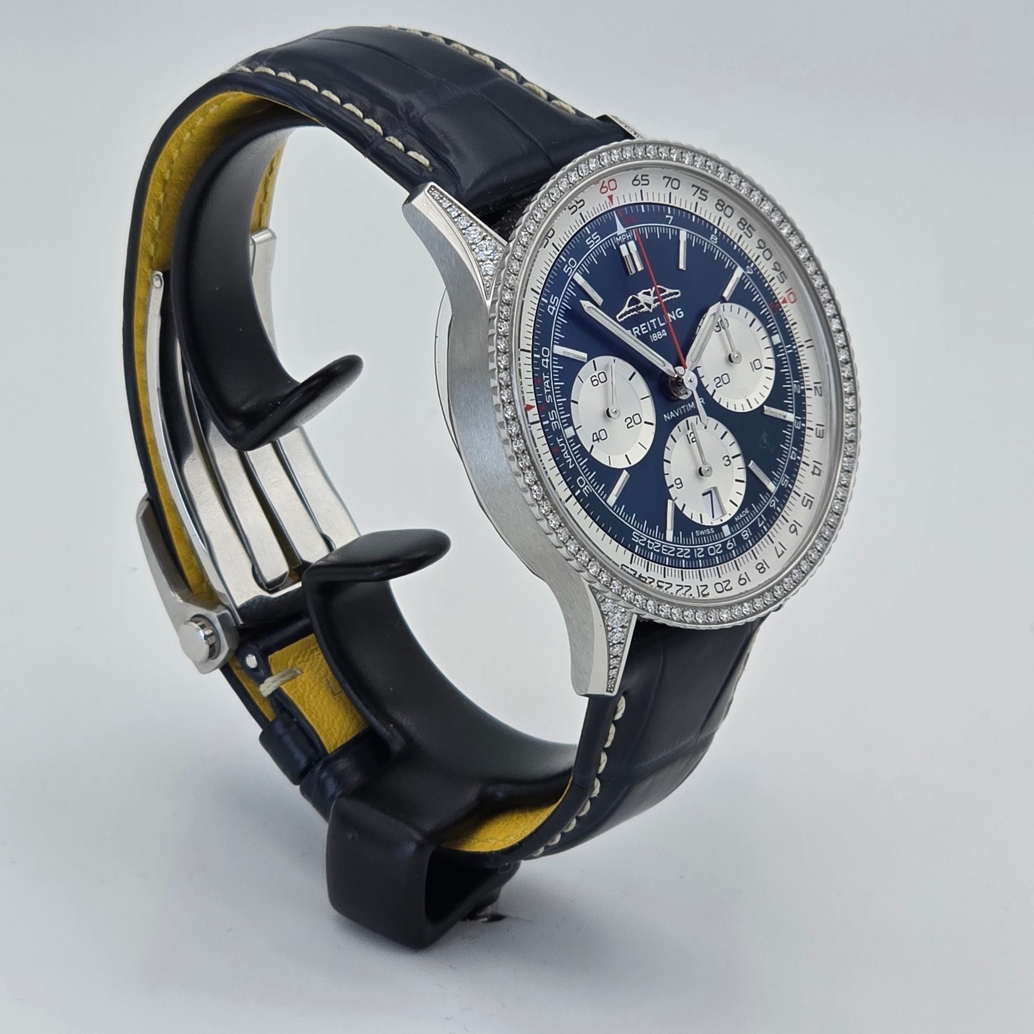 Breitling Navitimer Ref. AB0139631C1P1 — pre-owned luxury watch at Pertempus, view 4