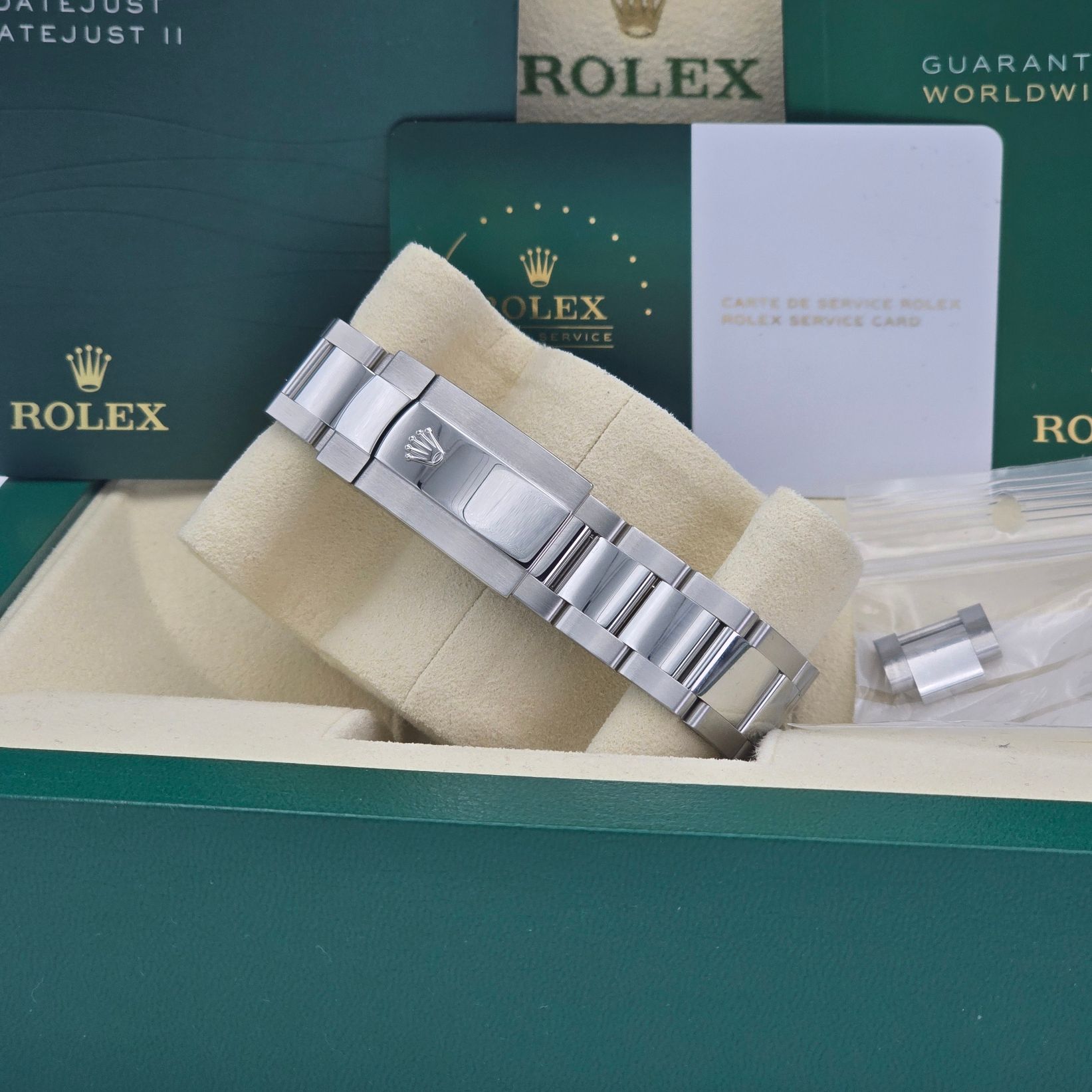 Rolex Datejust 41 Ref. 126334 — pre-owned luxury watch at Pertempus, view 5