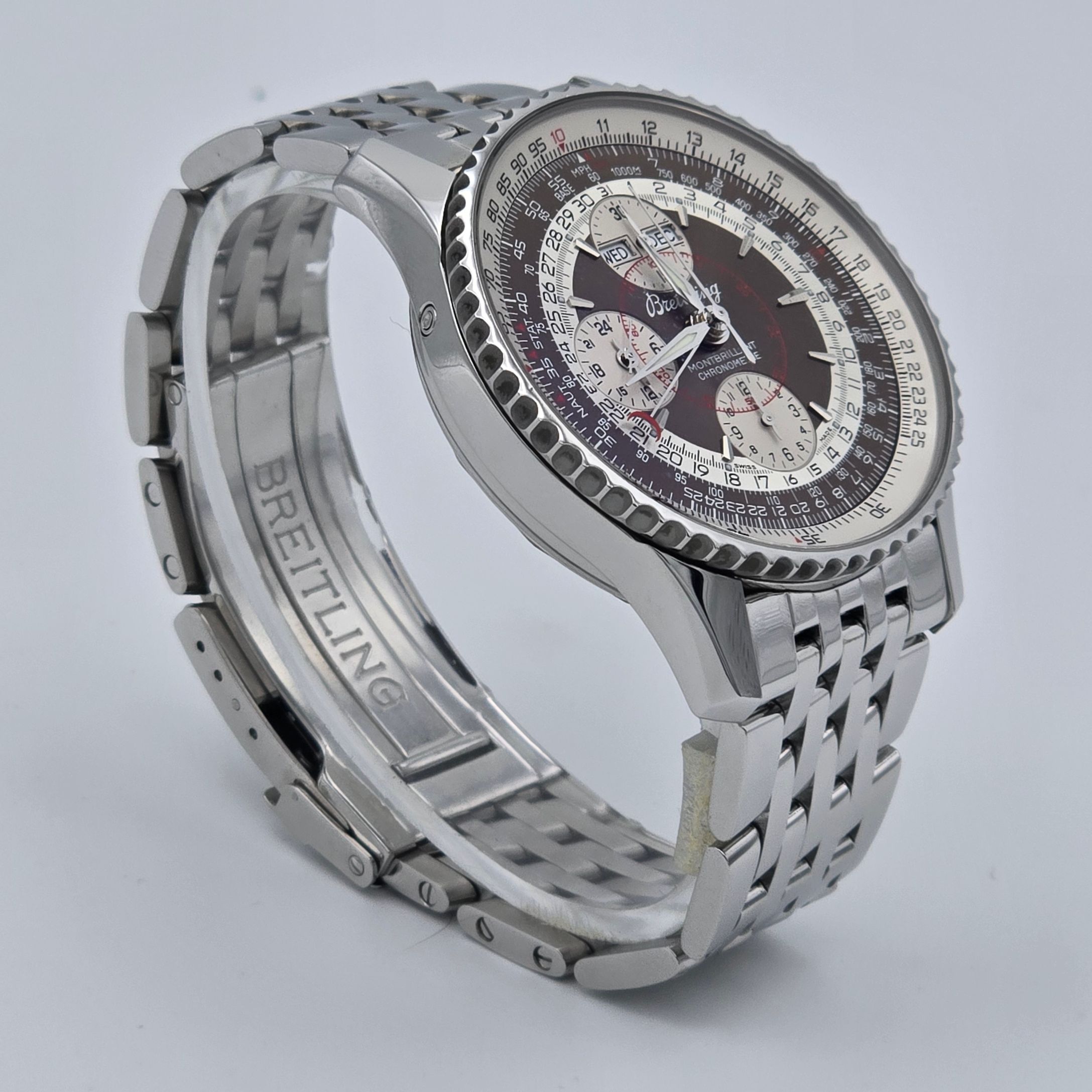 Breitling Navitimer Montbrillant Datora Ref. A2133012 — pre-owned luxury watch at Pertempus, view 3