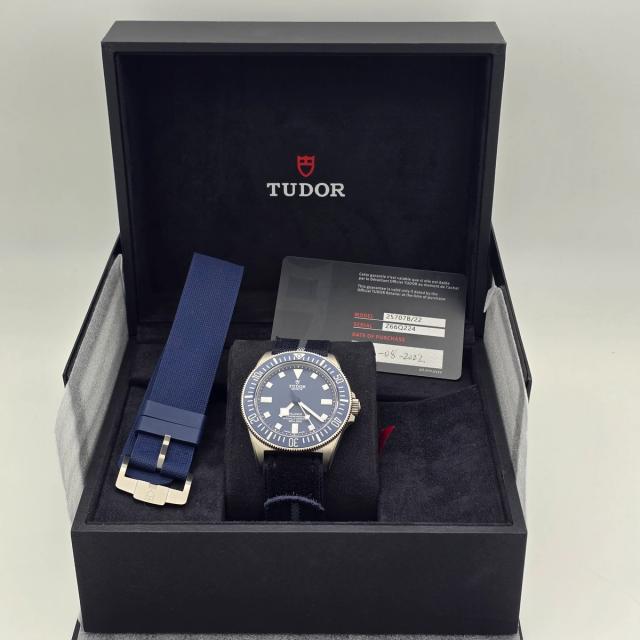 Tudor Pelagos FXD MN22 Titanium Ref. 25707B/22 — alternate view — pre-owned luxury watch at Pertempus