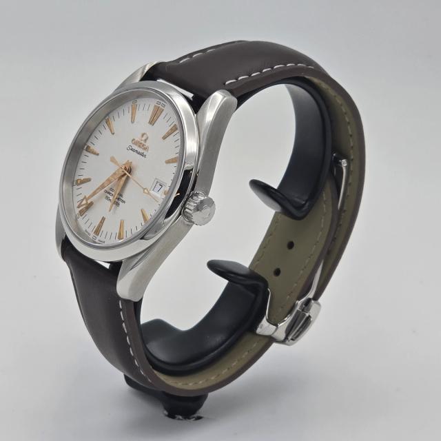 Omega Aqua Terra 150 Ref. 2803.34.37, pre-owned luxury watch at Pertempus, view 3