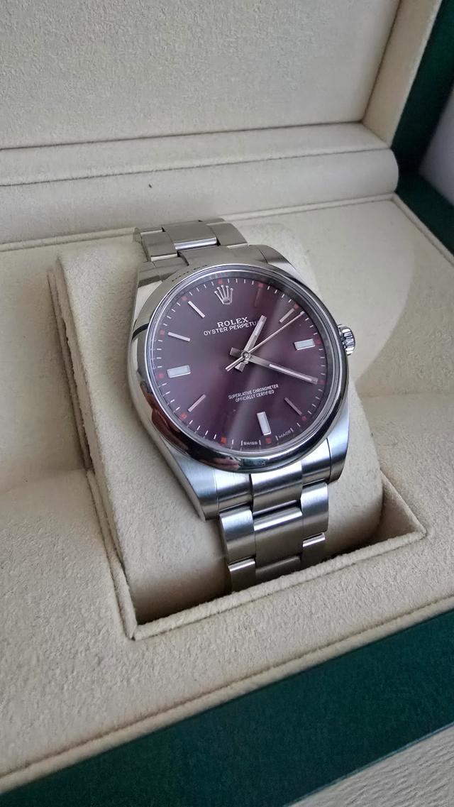 Rolex Oyster Perpetual Red Grape Ref. 114300 — pre-owned luxury watch at Pertempus, view 6