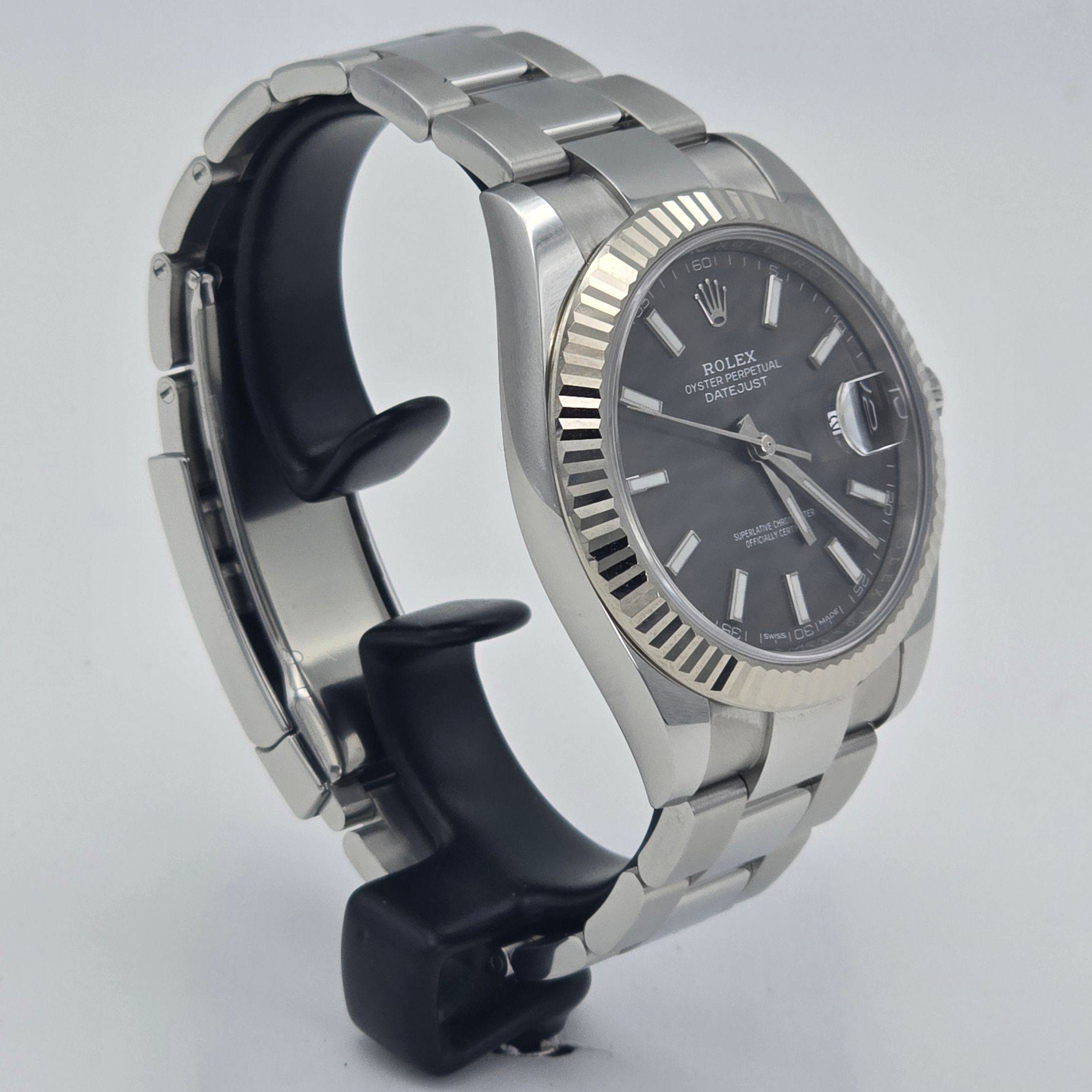 Rolex Datejust 41 Ref. 126334 — pre-owned luxury watch at Pertempus, view 3