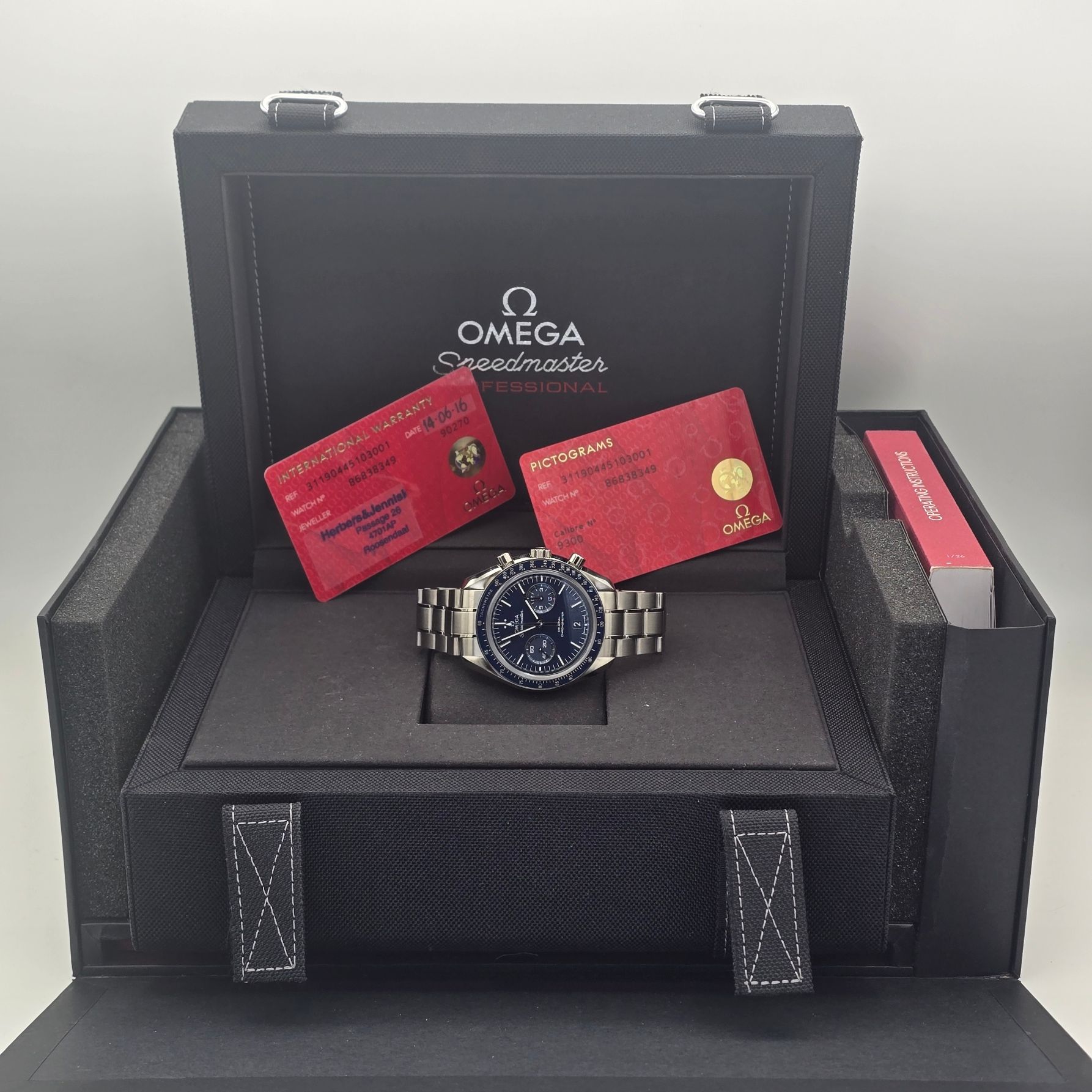 Omega Speedmaster Titanium Ref. 31190445103001 — alternate view — pre-owned luxury watch at Pertempus