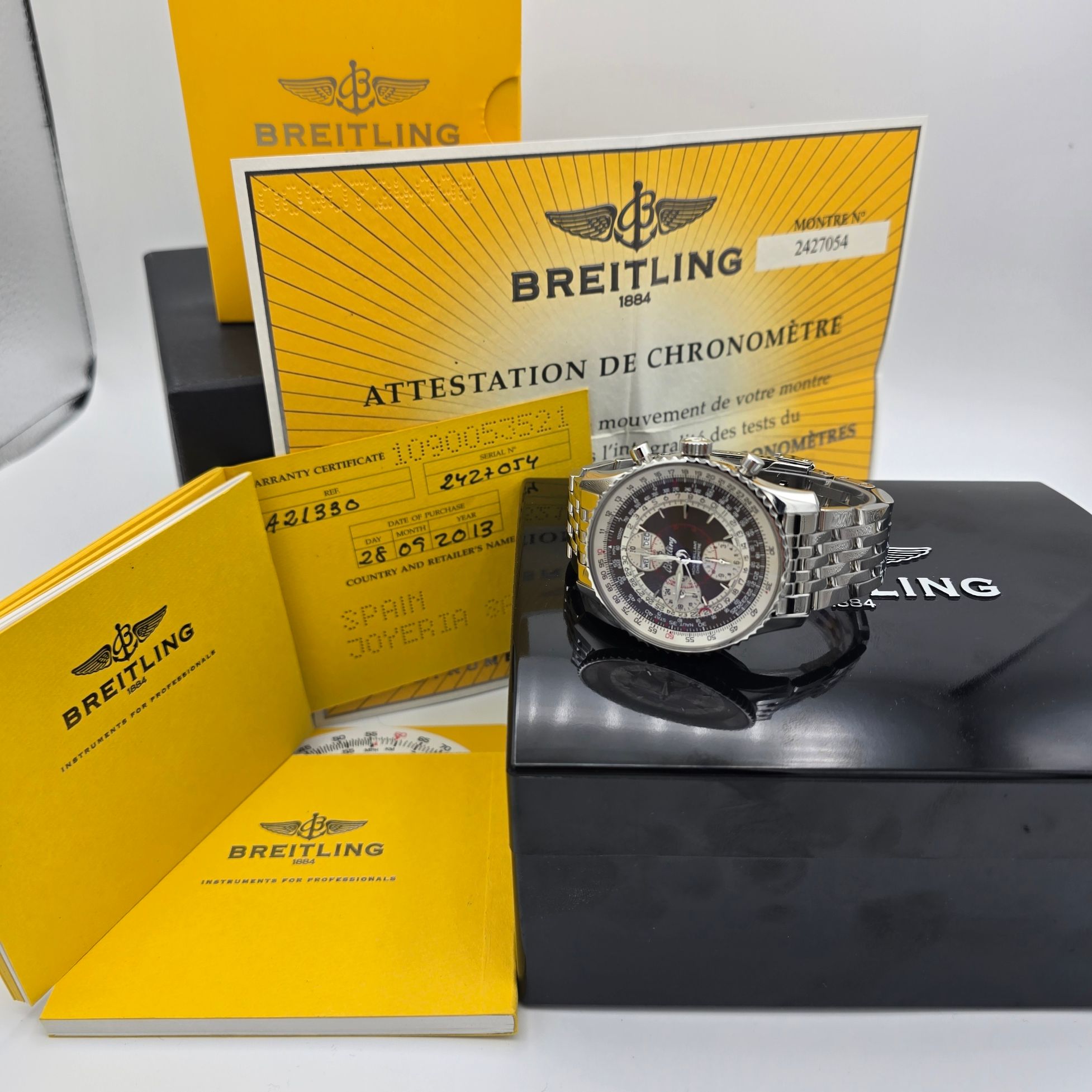 Breitling Navitimer Montbrillant Datora Ref. A2133012 — alternate view — pre-owned luxury watch at Pertempus