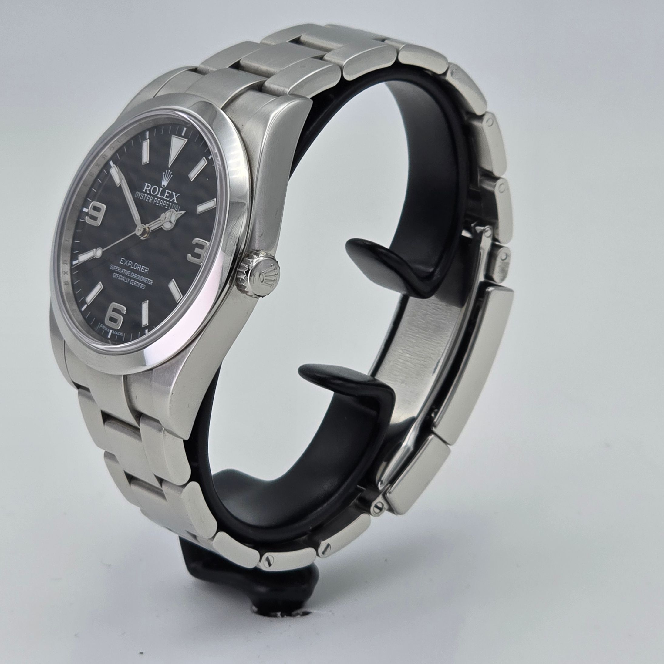 Rolex Oyster Perpetual Explorer 39mm Ref. 124270 — pre-owned luxury watch at Pertempus, view 4