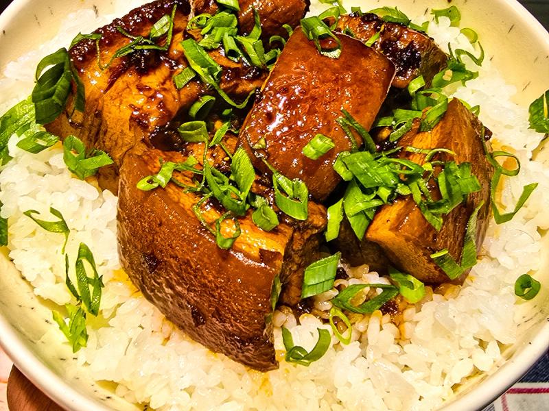 Buta no Kakuni (Barriga de porco em baixa temperatura)