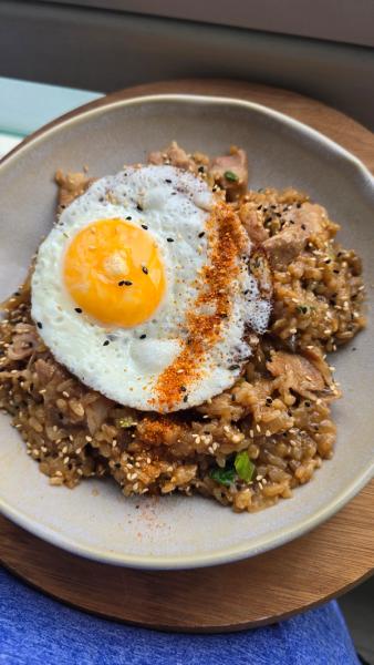 Butadon com Ovo (Tigela de Arroz com Porco e Cebola)