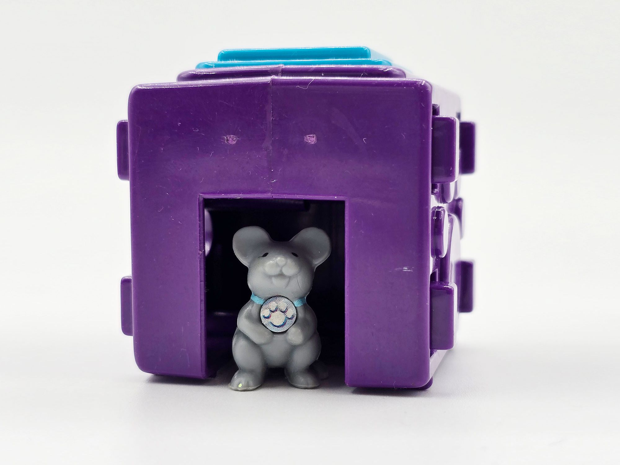 Detailed view of Purry Kittens with Kitty Playtime Condo