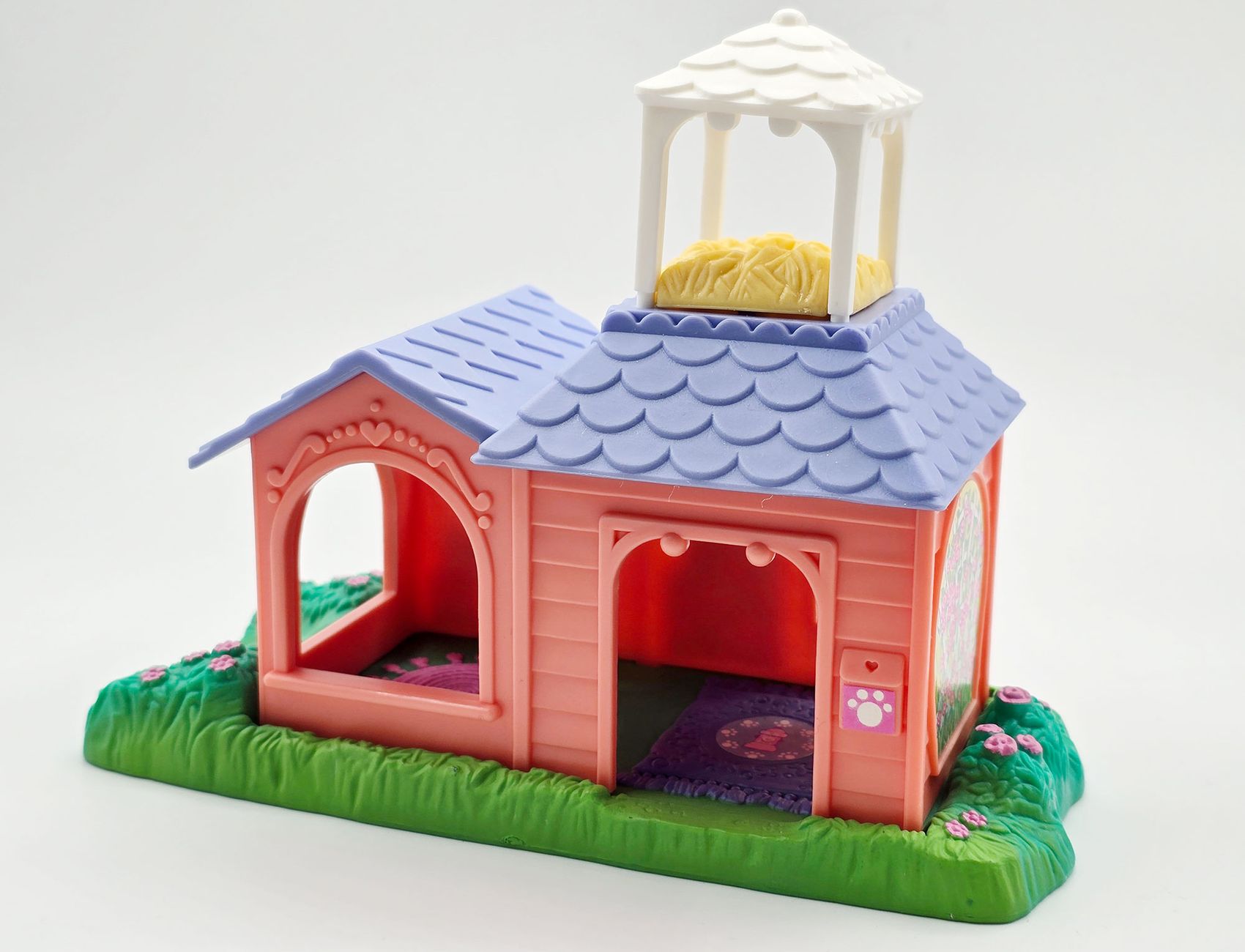 House with roof, birdhouse and grassy platform Garden Tag Friends
