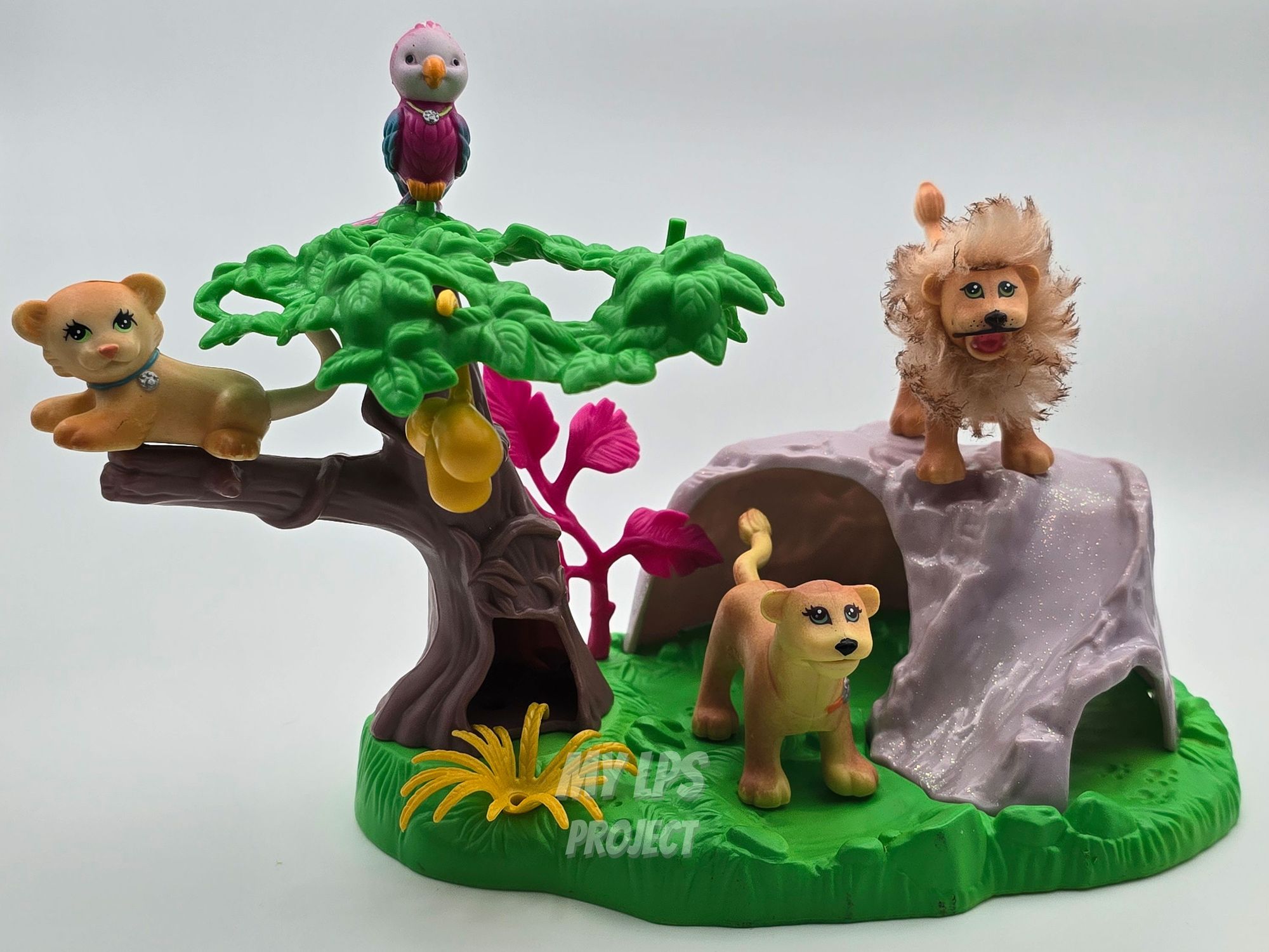 Detailed view of Lion Family