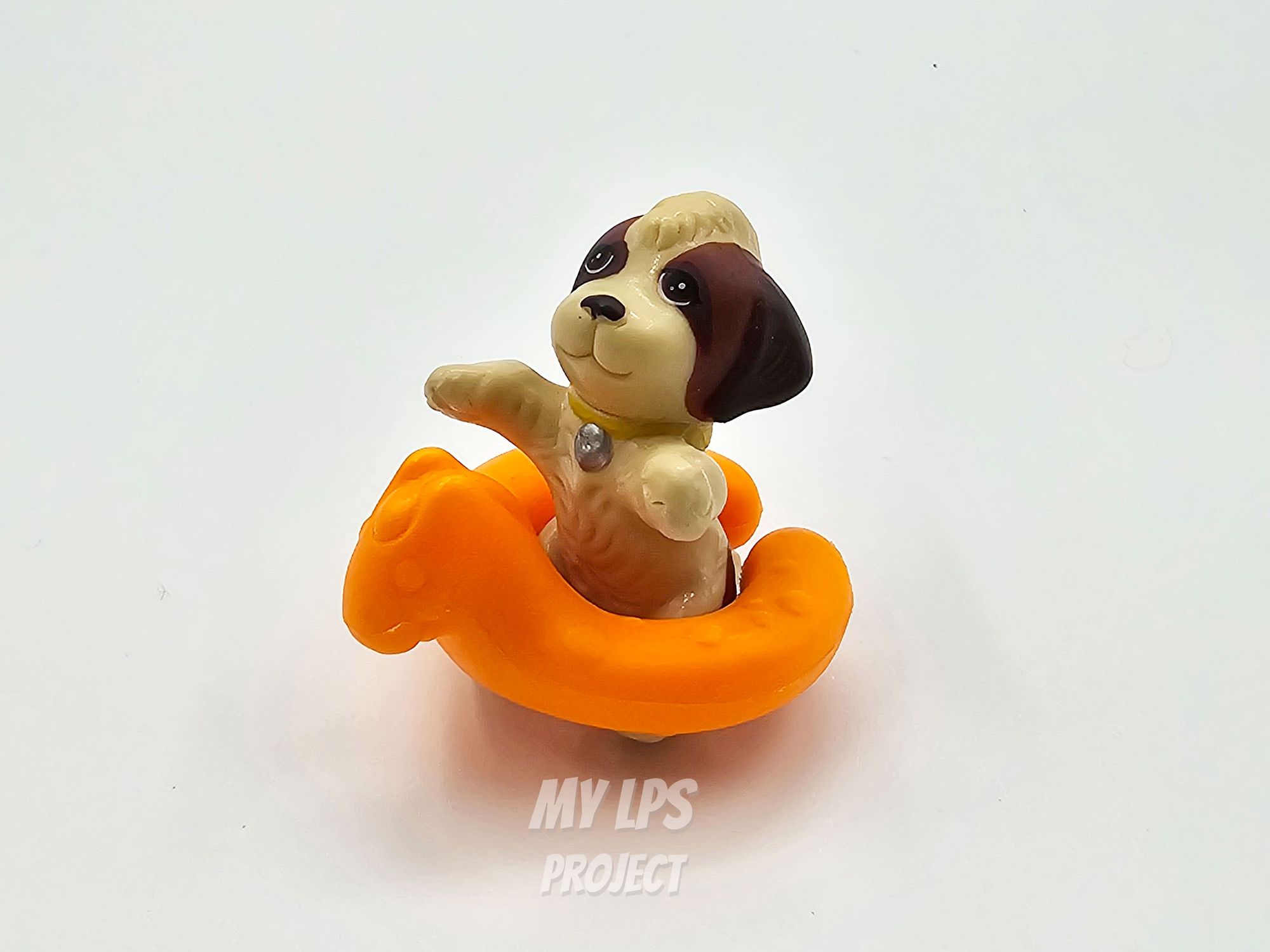 Detailed view of Mo Pup (Puppy Pool)
