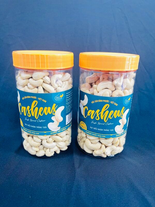 Raw whole cashew nuts 500g box