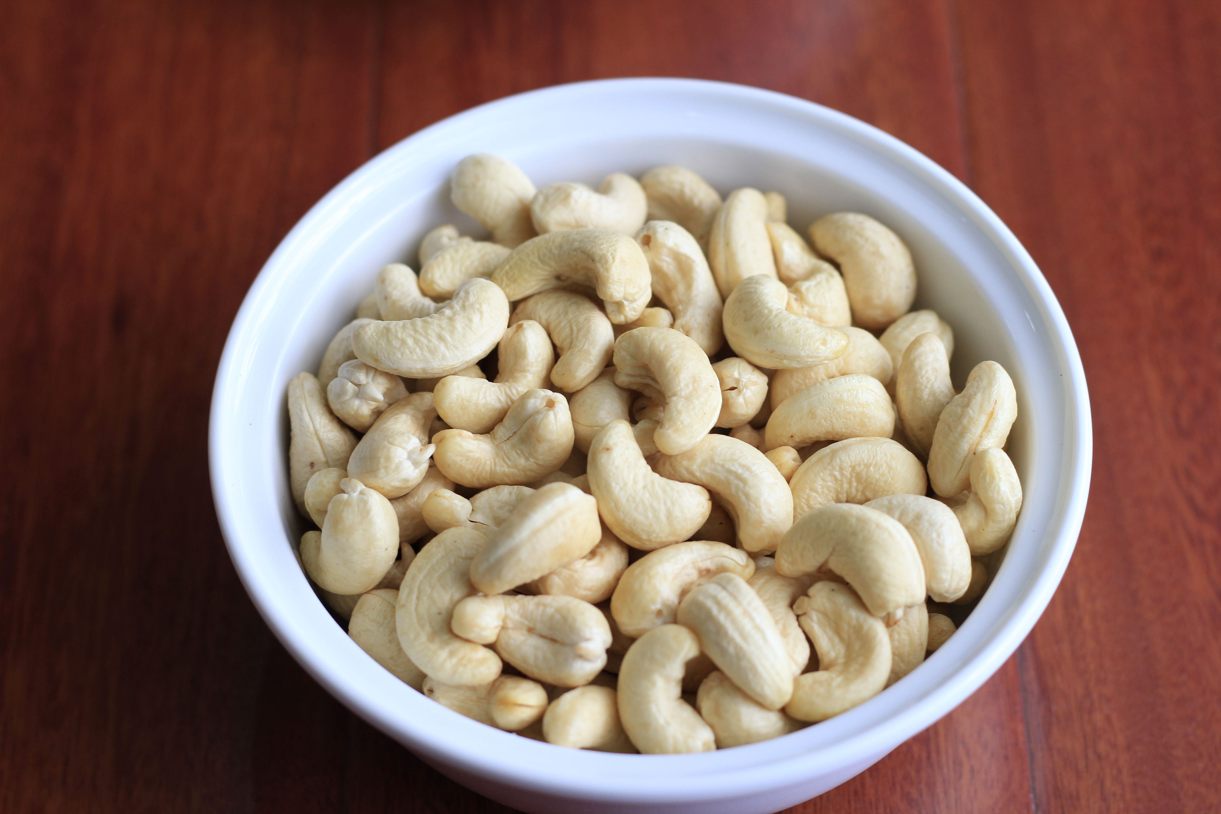 Cashew kernels WW450