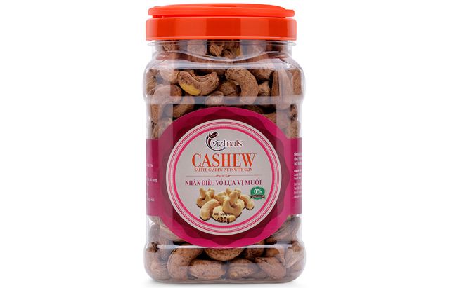 Cashew nuts roasted with salt in shell