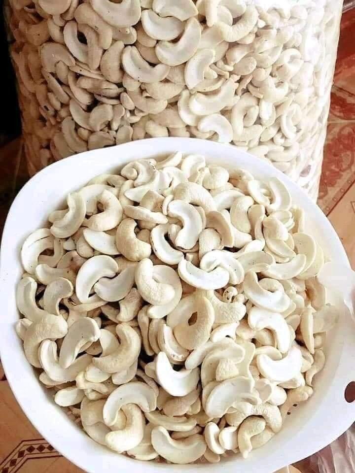 WS white broken cashew nuts