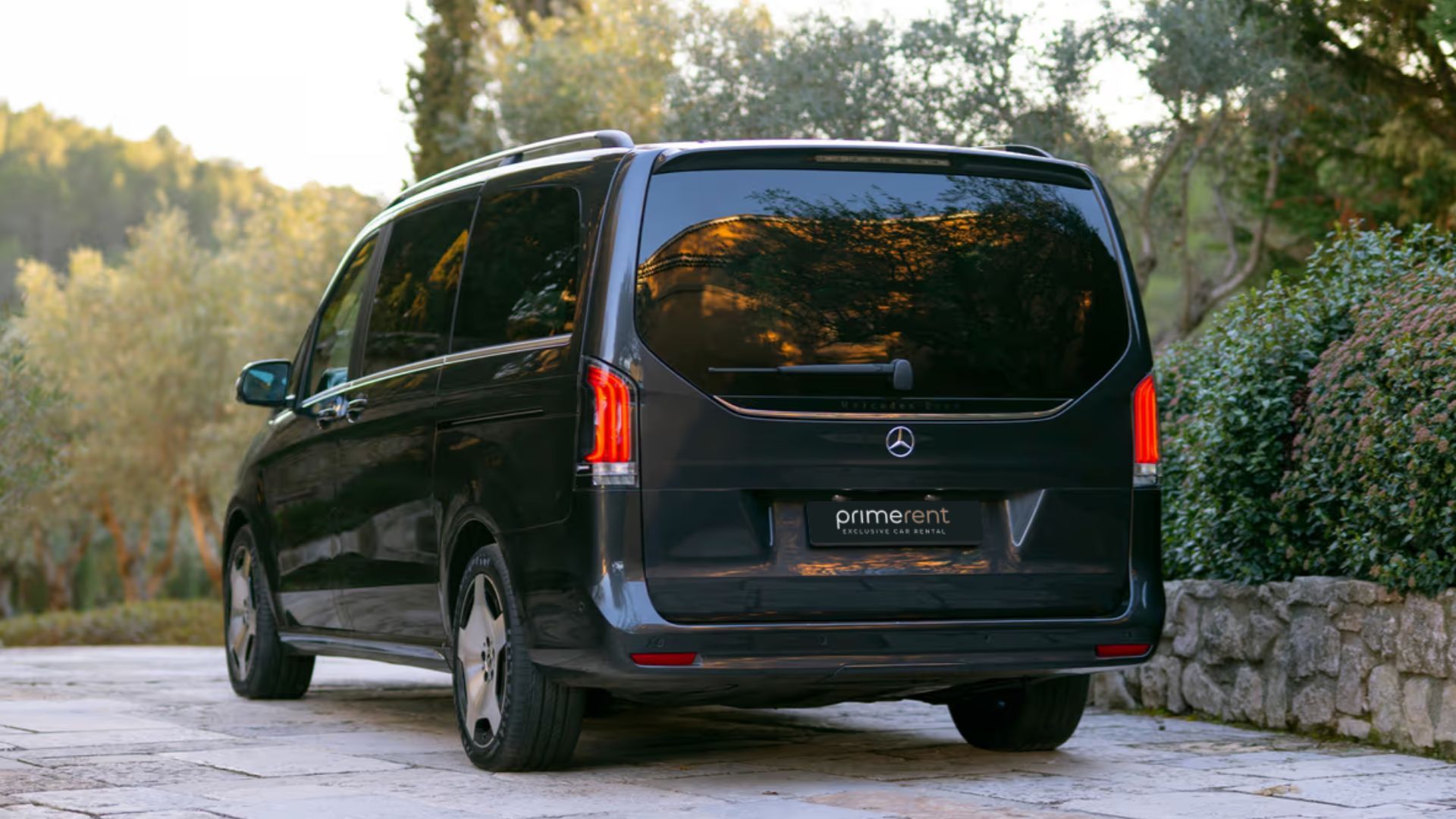 Mercedes V Class: il tour delle città italiane con tutto lo spazio che ti serve senza rinunciare all’eleganza - Article content image