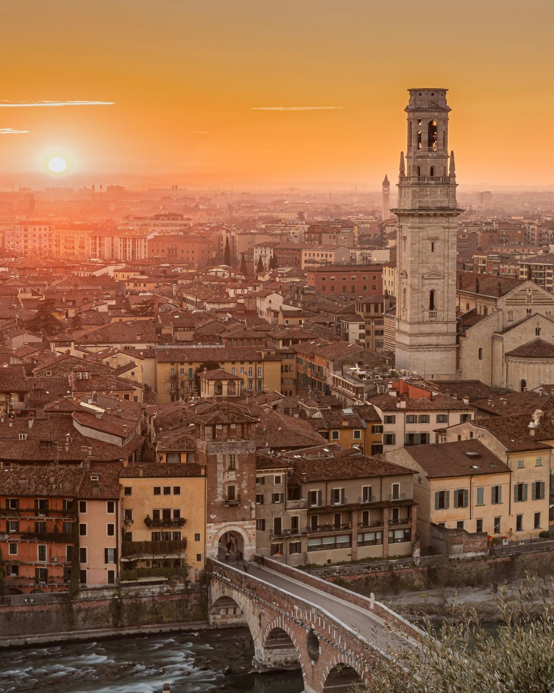 Valentine’s Day in Verona in a Porsche Macan: emotions on the road - Article content image