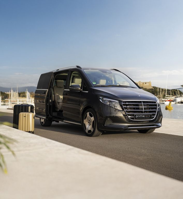 Rent Luxury Vans - High-end vans available with a flexible rental formula and a guaranteed model, ideal for groups and executive use.