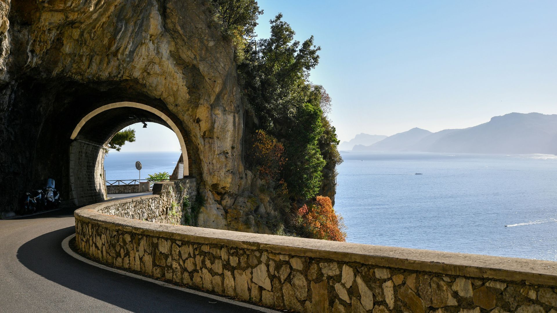 Cinque Terre in BMW Z4 Roadster: curve, aperitivi e tramonti da vivere a cielo aperto - Article content image