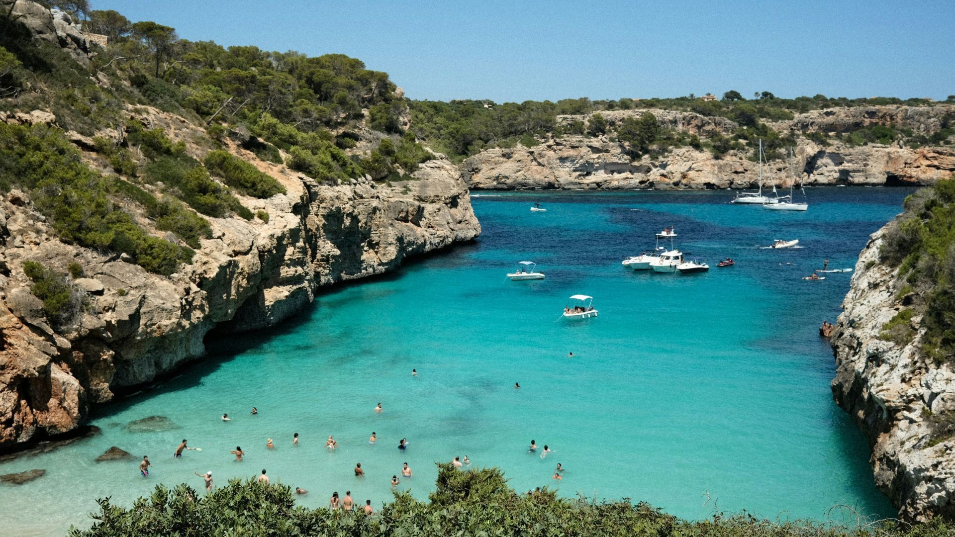 Cosa vedere a Maiorca in auto: itinerario tra mare, natura e design mediterraneo - Article content image
