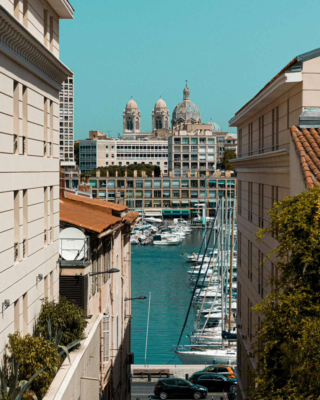 Cosa vedere a Marsiglia in auto: viaggio tra mare, cultura e panorami francesi - Article content image