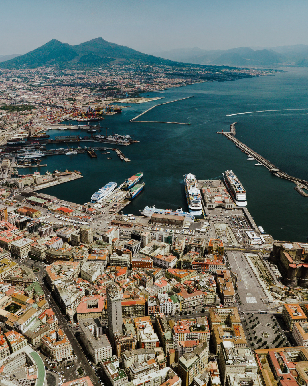 Cosa vedere a Napoli in auto: tra mare, arte e panorami senza tempo - Article content image