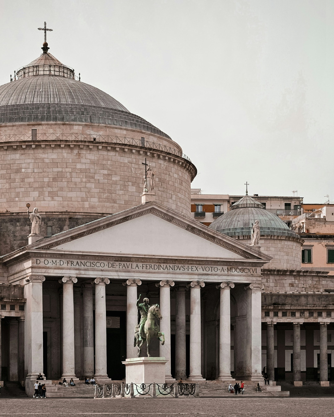 Cosa vedere a Napoli in auto: tra mare, arte e panorami senza tempo - Article content image