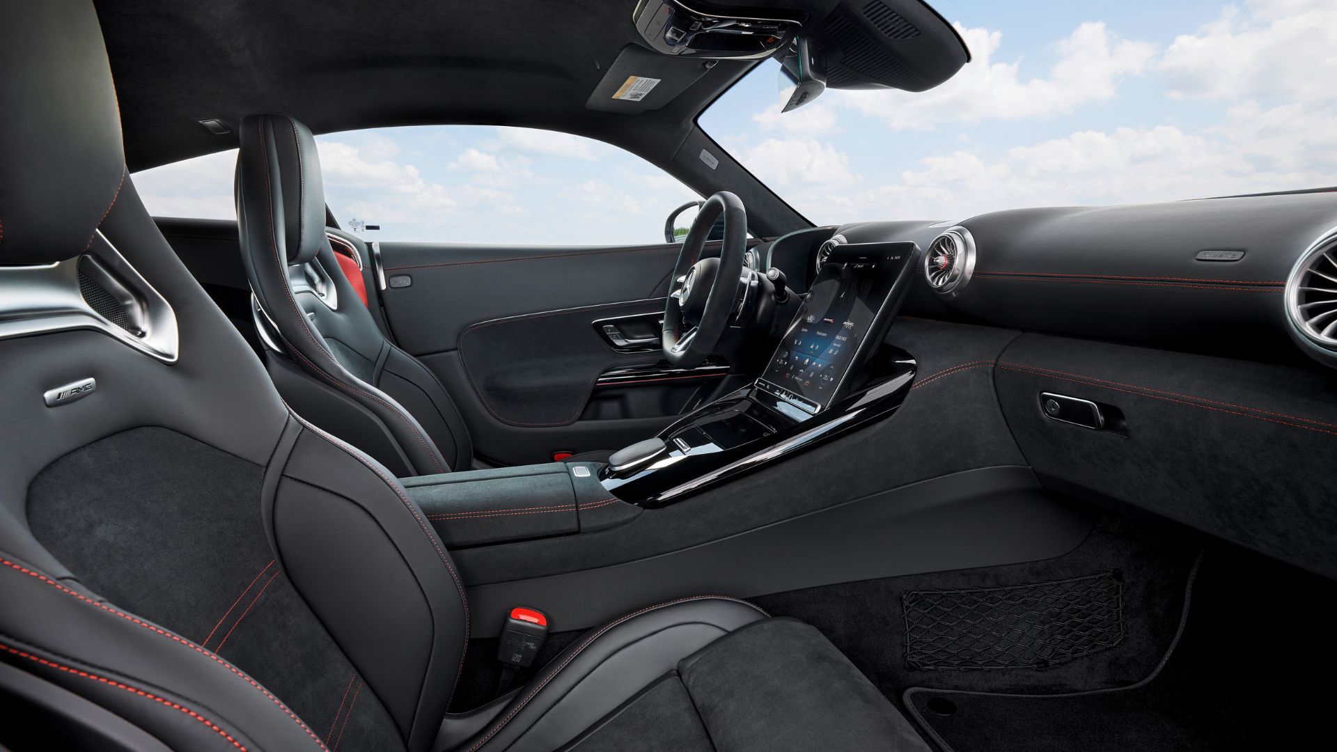Trending Cars: Lamborghini Urus SE, BMW M5 Sedan and Mercedes-AMG GT63 4MATIC+ - Article content image