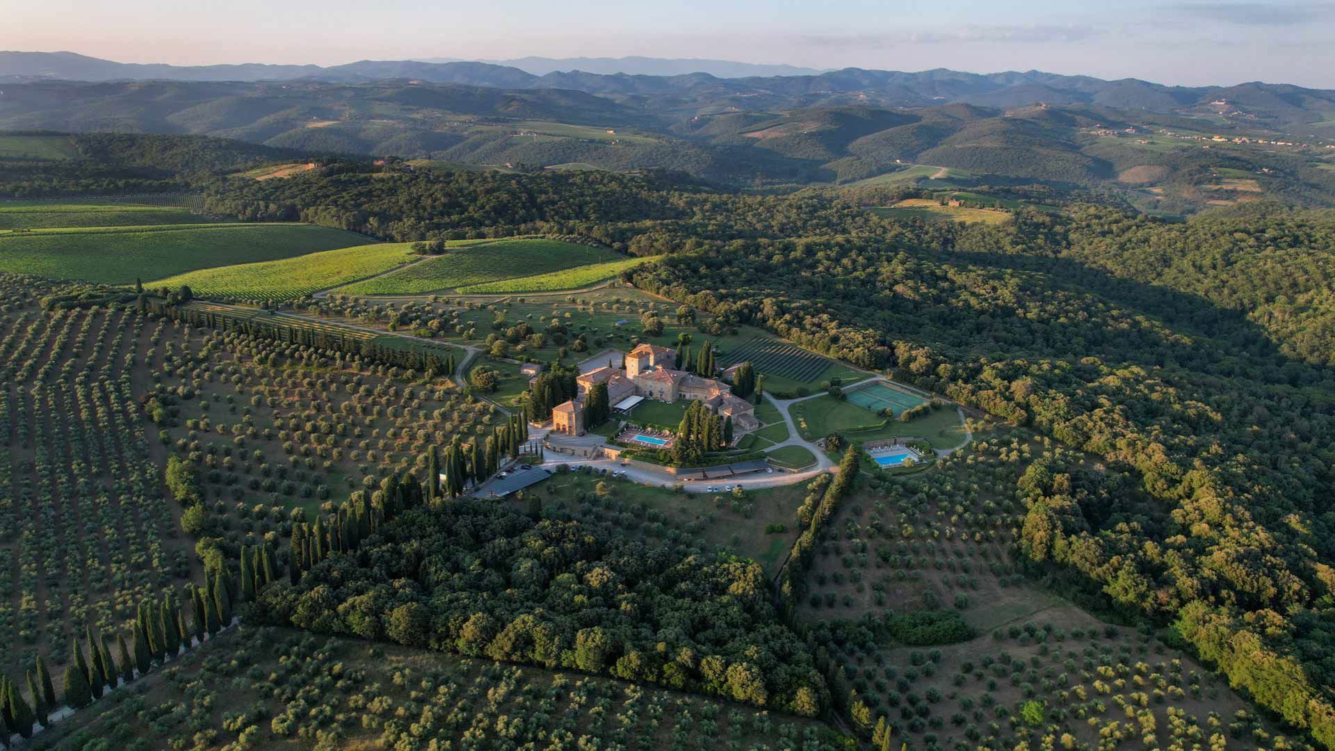 Borgo Scopeto: resort di charme tra Siena e il Chianti - Un viaggio tra le colline del Chianti: Borgo Scopeto è il luogo ideale per vivere la Toscana tra natura, silenzi e ospitalità autentica.