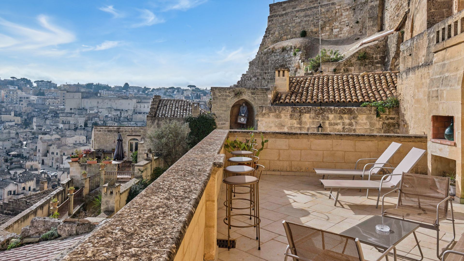 Matera in a Range Rover Sport: a journey through time, driving in the present - Article content image