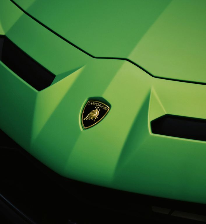 Noleggia Lamborghini - Modelli Lamborghini disponibili con formula flessibile e modello garantito, pronti alla guida su richiesta.