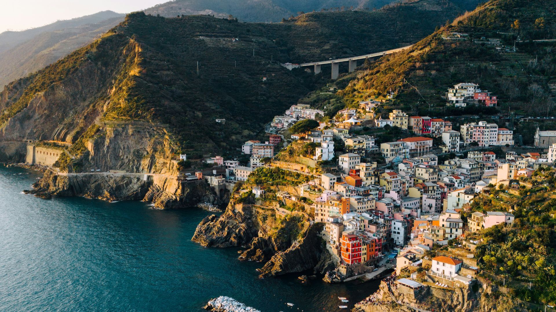 Cinque Terre in BMW Z4 Roadster: curve, aperitivi e tramonti da vivere a cielo aperto - Article content image