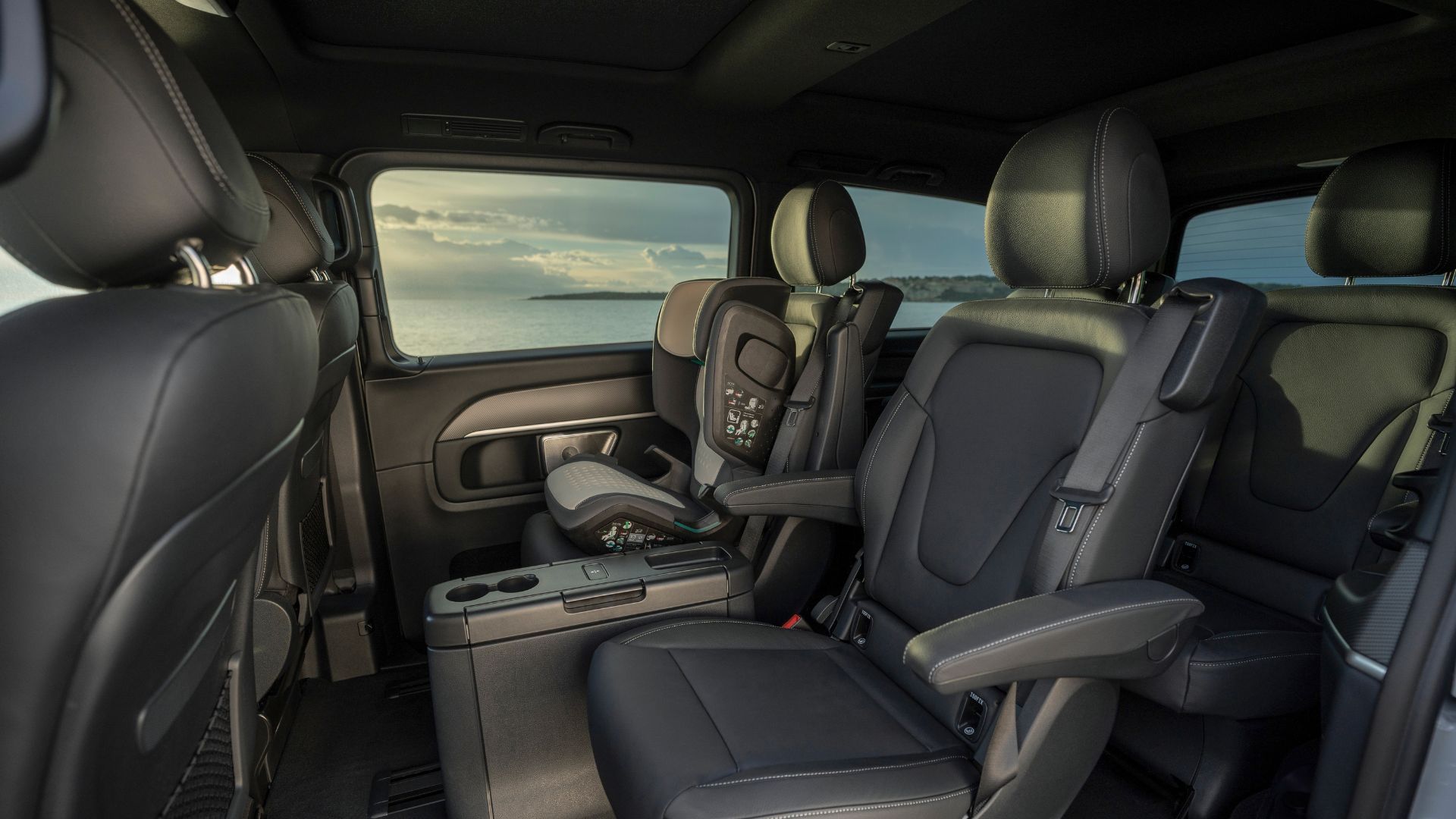 Mercedes V Class: il tour delle città italiane con tutto lo spazio che ti serve senza rinunciare all’eleganza - Article content image