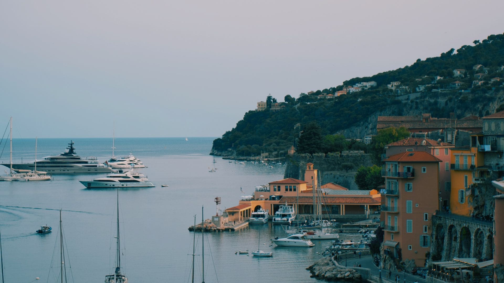 French Riviera in Aston Martin DB12 Volante: elegance on the road - Article content image