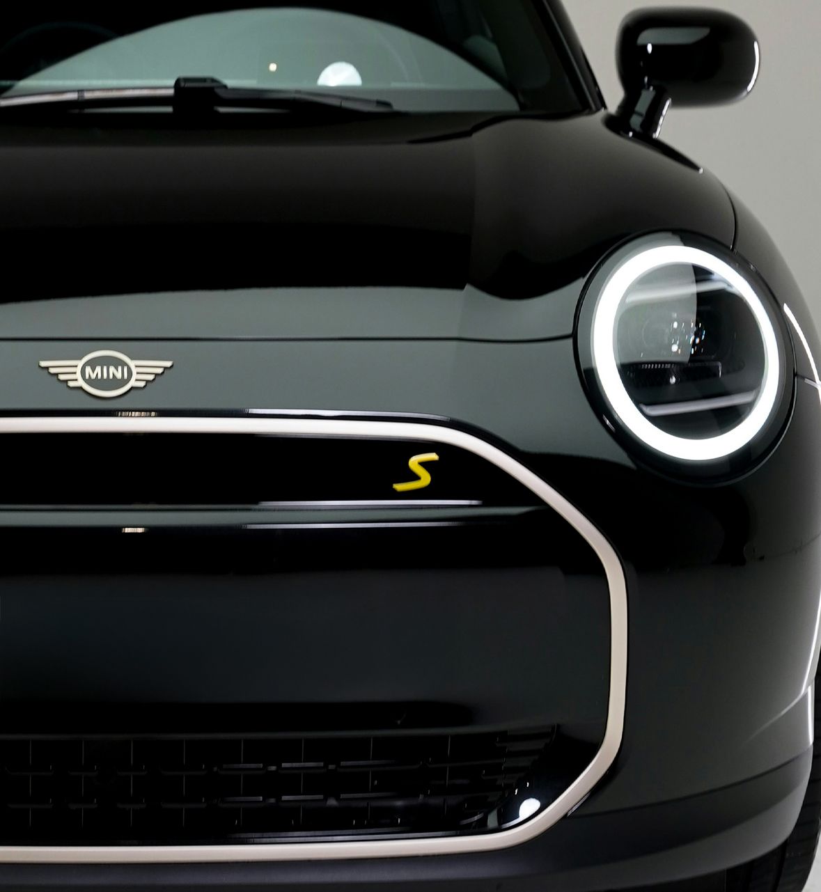 Noleggia Mini - Cabrio e SUV disponibili con durata flessibile e modello garantito, pratici come scelta quotidiana o per weekend. 