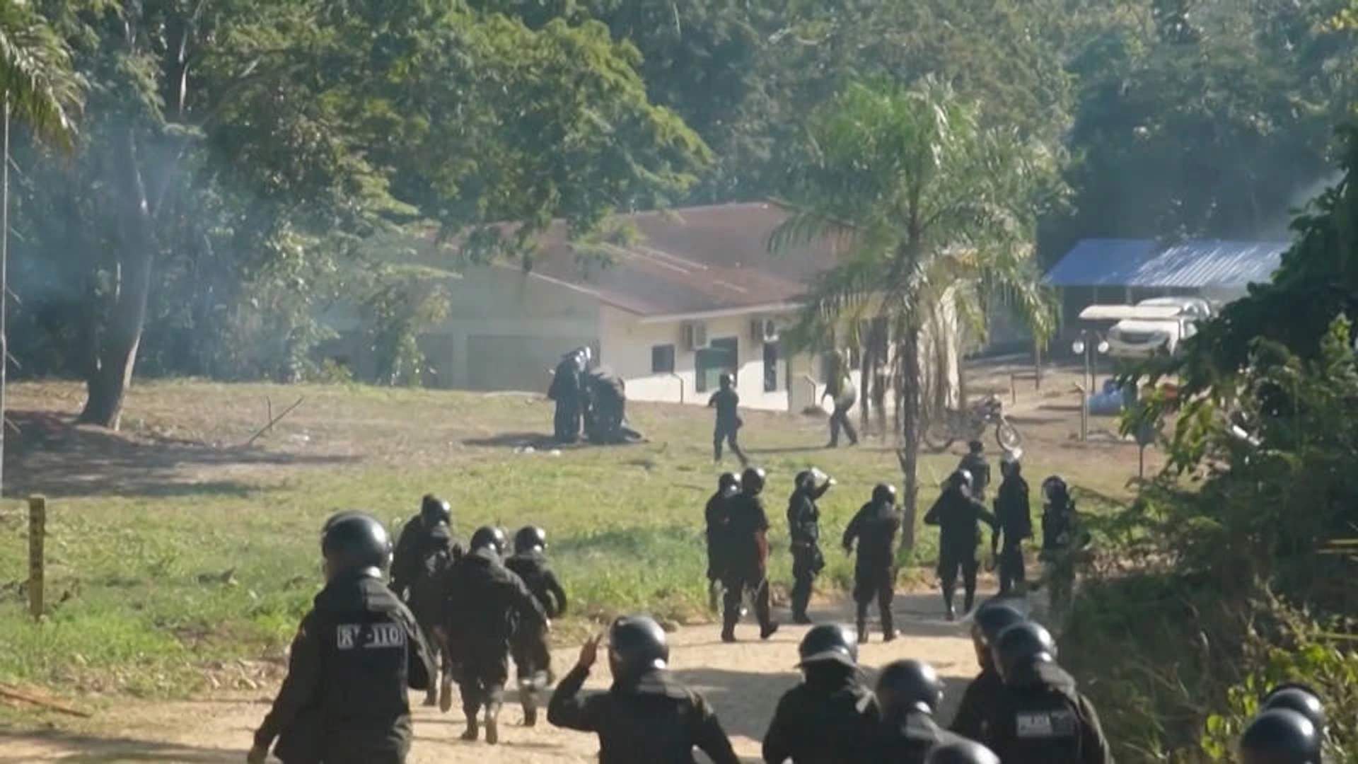 Bolivian rural workers at the seized Humberto Suárez Roca oil field in Santa Rosa del Sara, Santa Cruz department