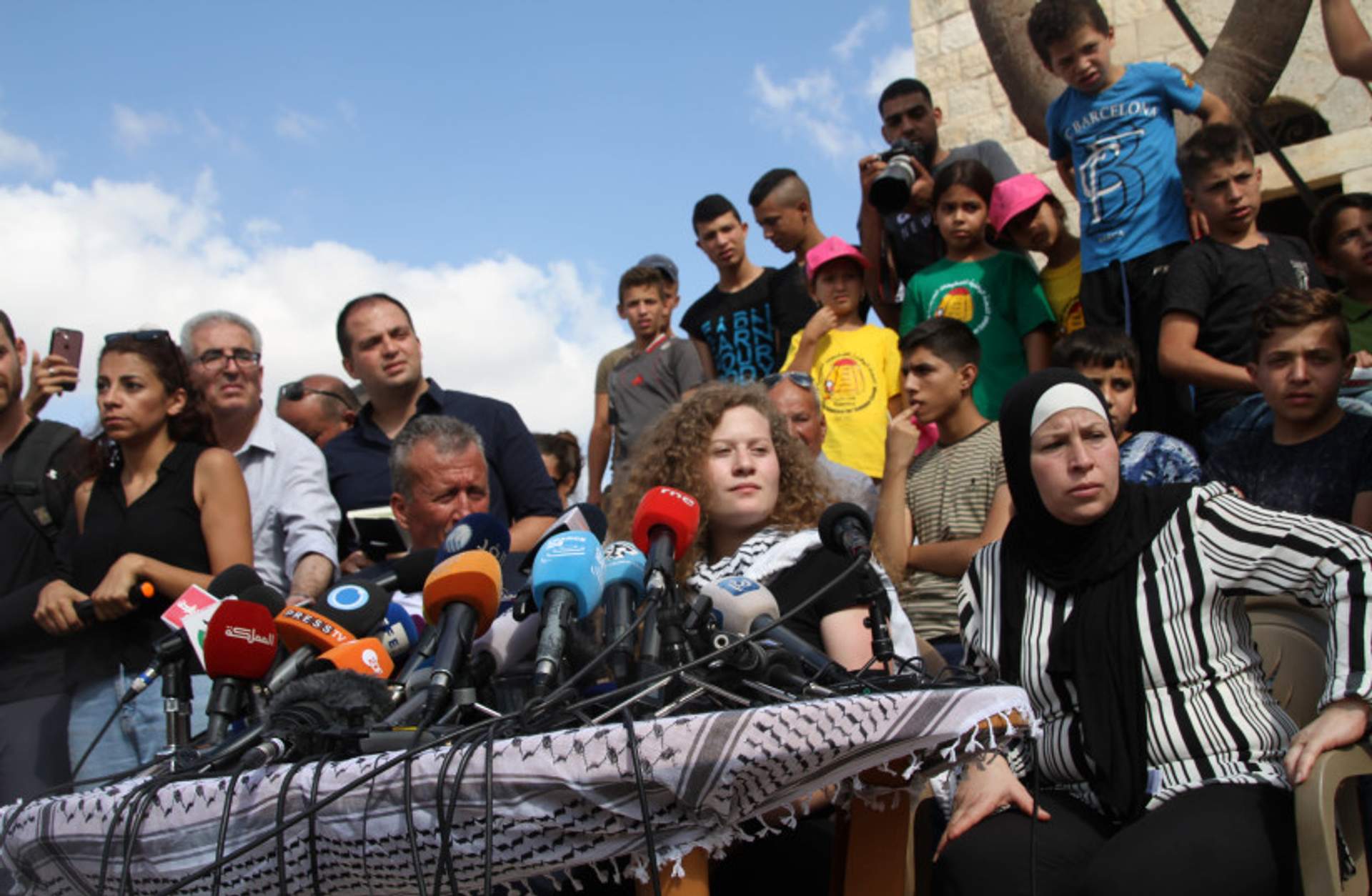 Ahed Tamimi next to her mother (R) Bassam and father Bassam (L) Oct 2nd 2018
