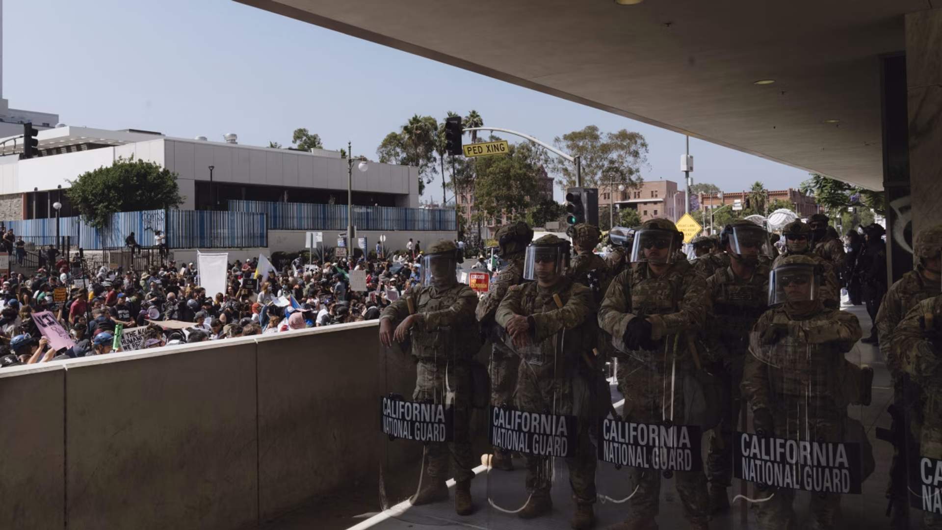 National Guard deployed to LA federal building durring ICE protest summer 2025