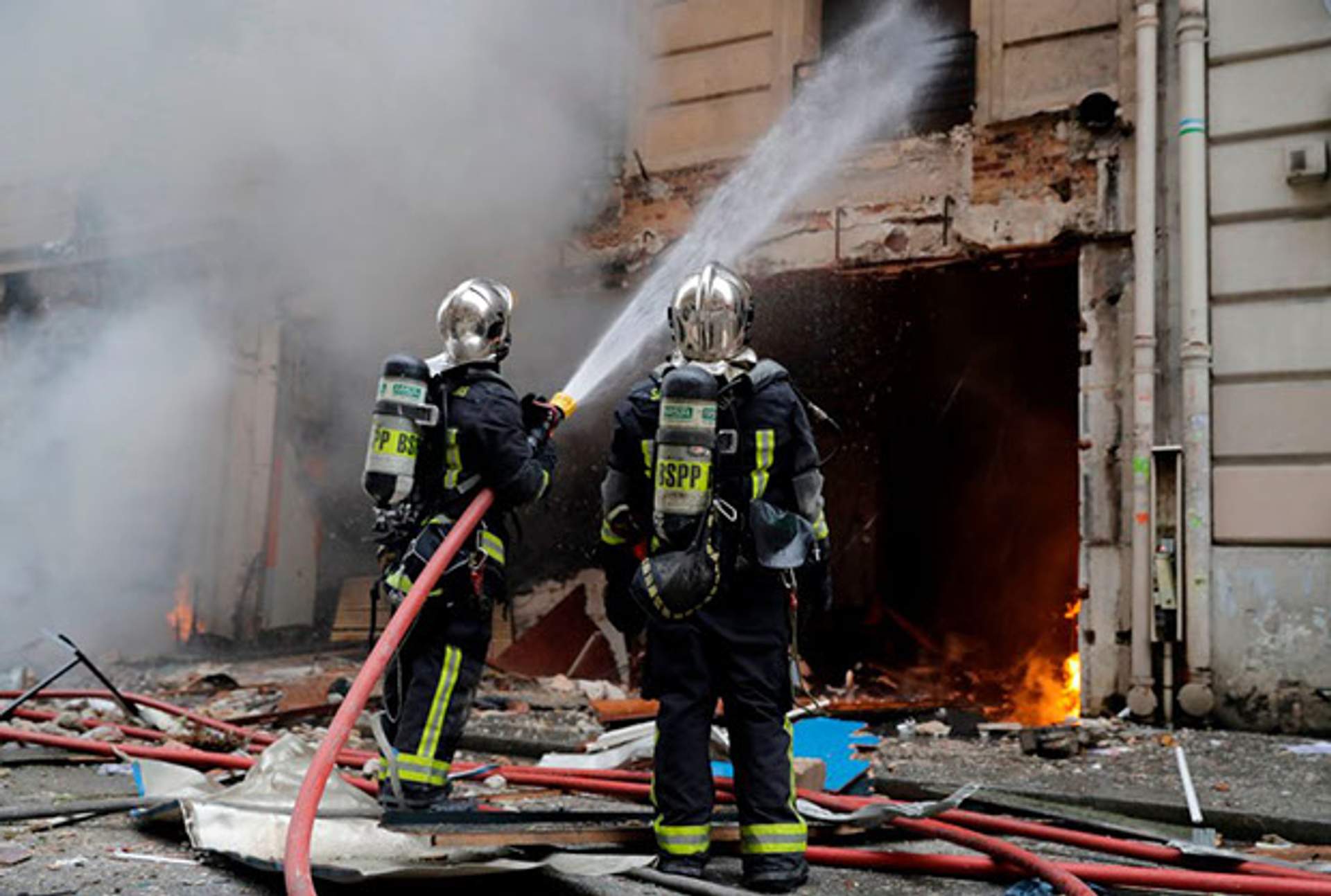 Damage to surrounding buildings from the Paris bakery explosion