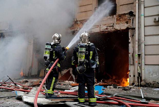 Damage to surrounding buildings from the Paris bakery explosion