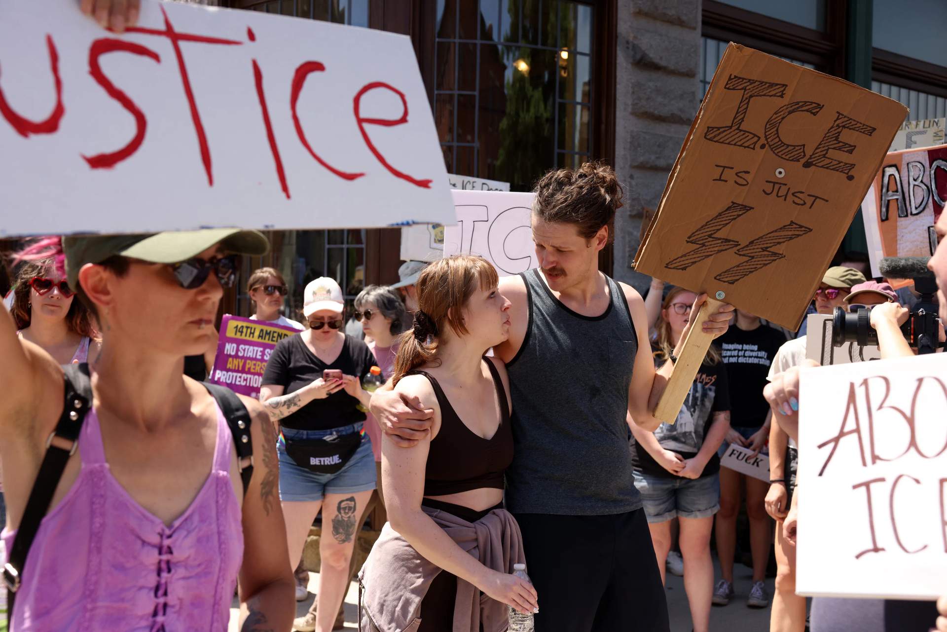 Large crowd of Maine residents protesting ICE presence after fatal shooting of immigrant in Biddeford
