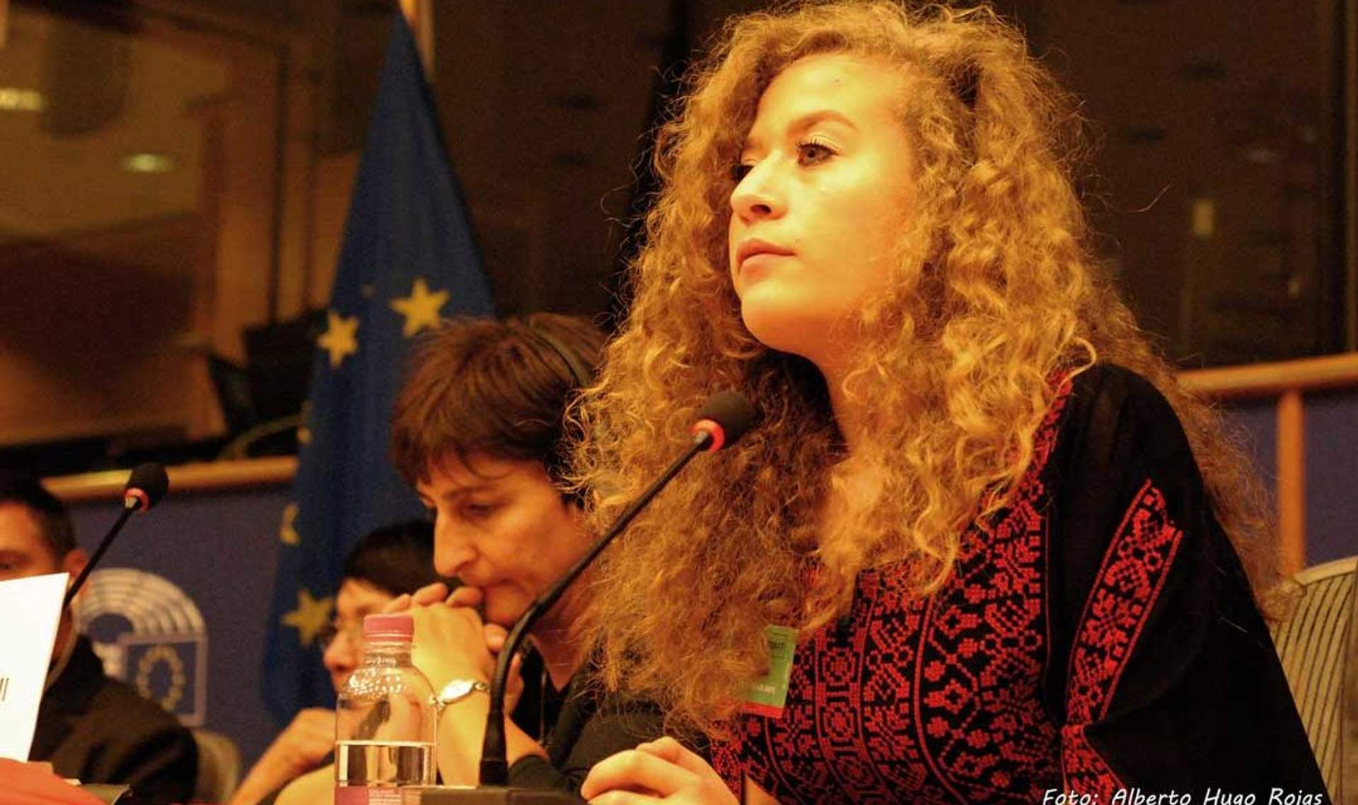 Ahed Tamimi at a conference on the role of women in the Palestinian popular struggle, February 3, 2006. (Alberto Hugo Rojas