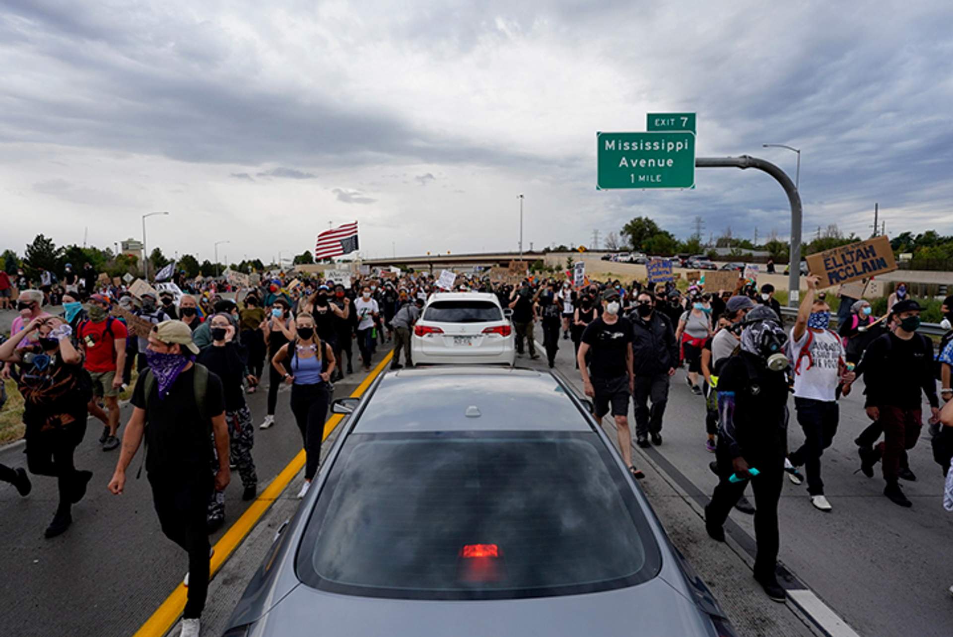 Protesters march down occupied I-225 in Aurora, CO [Radical Edward - Untelevised Media]