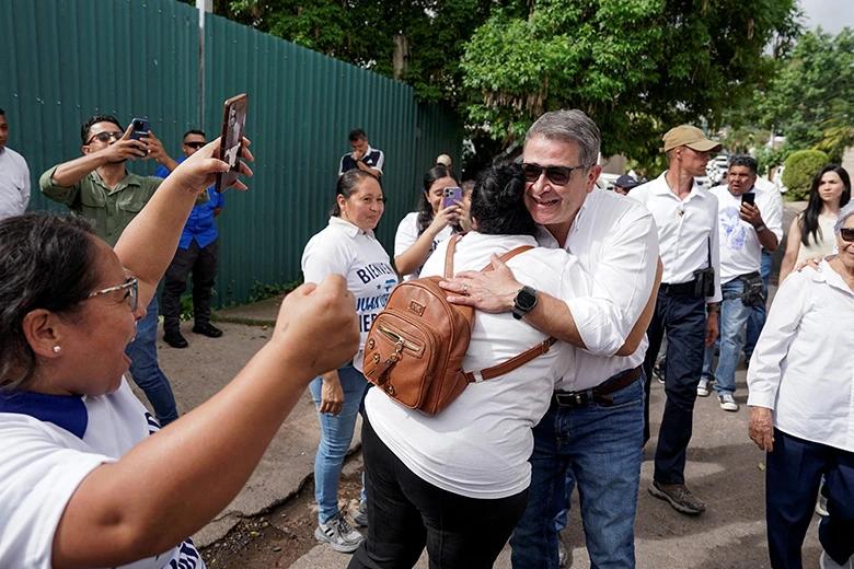 Pardoned by Trump, Greeted as a Hero: The Narco-President Returns to Honduras