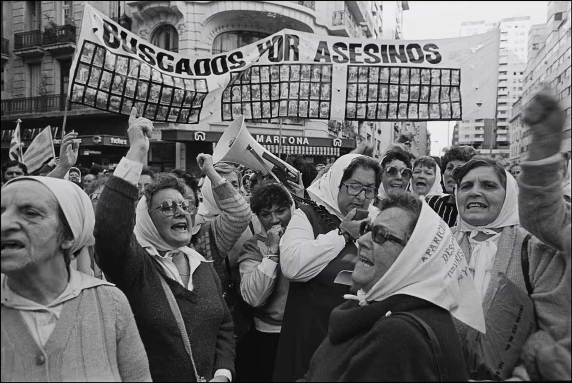 Mothers march at Buenos Aires’ Plaza de Mayo in 1985.